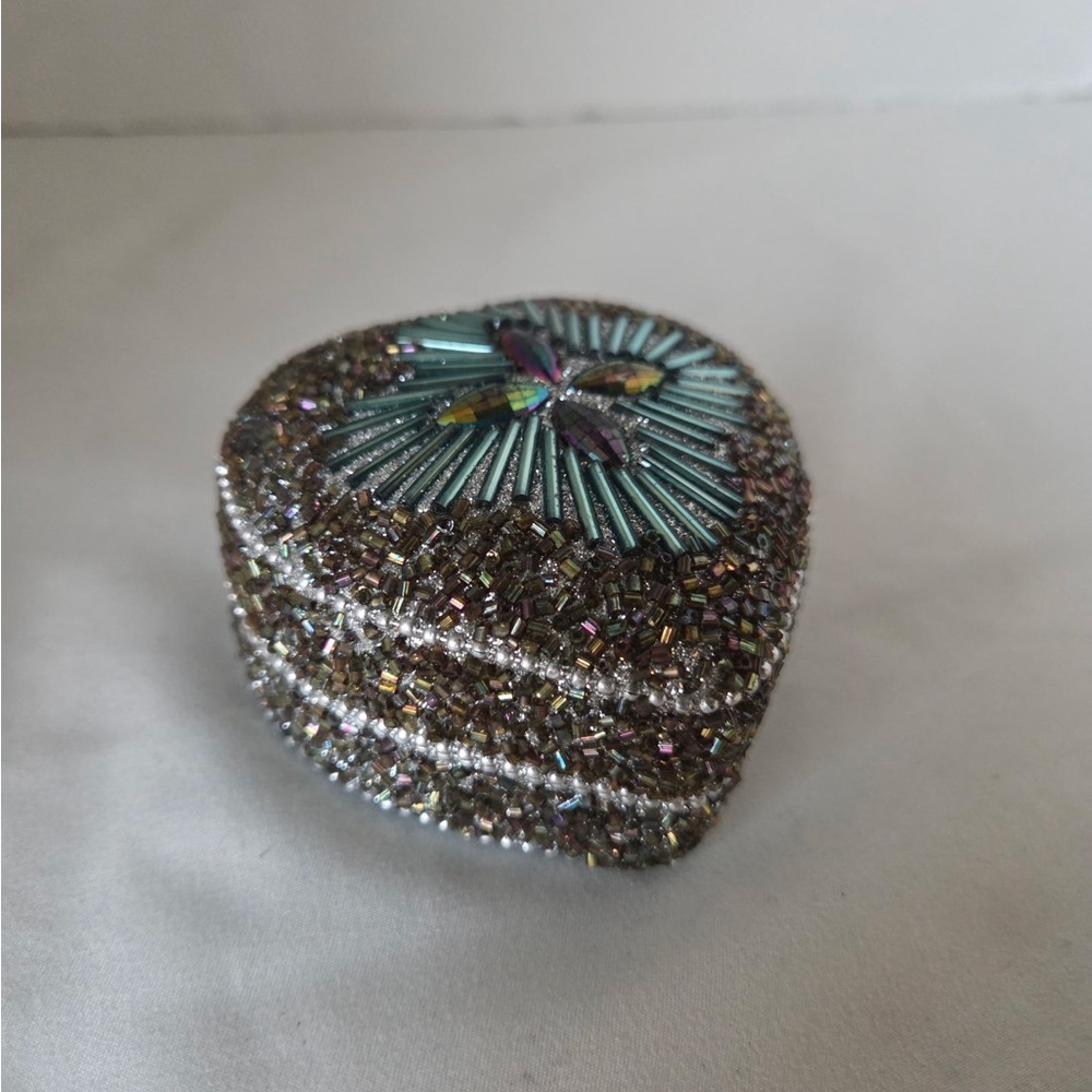 Unique Heart Shaped Beaded Trinket Jewelry Box Blue Felt Lined - Picture 4 of 6